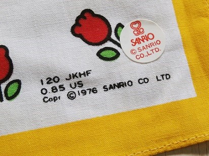 SANRIO ハンカチ "HELLO KITTY" size: 28×28(cm) ©1976 SANRIO CO LTD