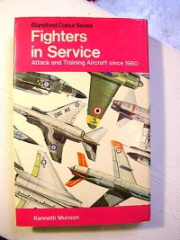 Great Britain   Fighters in Service  Attack and Training Aircraft since 1960   イギリス製　 戦闘機本（カラーイラスト） 　