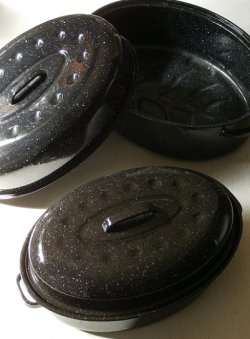 画像1: ホーロー Oval Roasting Pan　オーバルローストパン ブラック＆ホワイトスパークル　(1)size M (2)size L 　各1個
