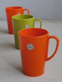 Pearl Queen  プラスチックマグカップ  color: オレンジ/グリーン 各1個