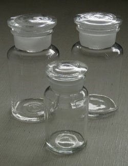 画像1: 薬瓶　蓋付  クリアー硝子  中  Ｈ13.5cm  小 H10.3cm  各1個