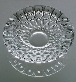 画像1:  ガラス灰皿　プレスパターン 