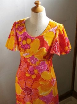 画像1: JaJa Fashions  ムームー、フラドレス MADE IN HAWAII 　 color: オレンジ、イエロー、レッド　 柄：フラワー