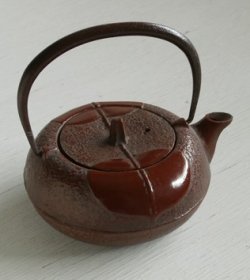 画像1: 鉄瓶・急須  南部鉄  岩鋳  赤茶砂鉄 柿葉紋 