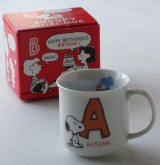 スヌーピー SNOOPY イニシャルマグ  A   AUTUMN