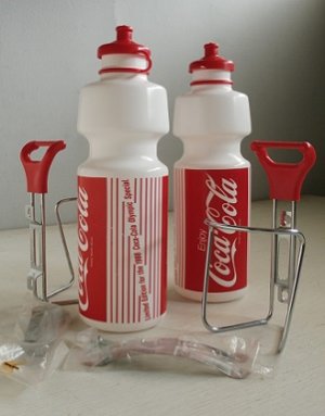画像1: Limited Edition  for the 1988 Coca-Cola Olympic Special  コカ・コーラ  1988オリンピック  バイク（自転車）用ボトルゲージ付 プラスチックボトル  各1セット