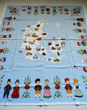 画像1: Denmark  linen souvenir tablecloth  ingrid pedersen   デンマーク製　 スーヴェニア　リネン テーブルクロス  男の子、女の子、マップ、花　 size: 80×86(cm)