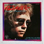画像: EP/7"/Vinyl   イエス・イッツ・ミー It's Me That You Need   ストレンジ・レイン Just Like Strange Rain  エルトン・ジョン  (1971)  DICK JAMES MUSIC LTD.  