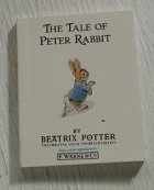画像: 洋書 ピーターラビット ミニ絵本全12冊セット 12-Copy Miniature Collection Box The Miniature World of Peter Rabbit:  / Beatrix Potter  Frederick Warne & Co., 1989